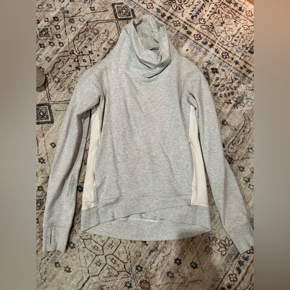 Lululemon Small Turtleneck Pullover | White & Grey | Super Soft